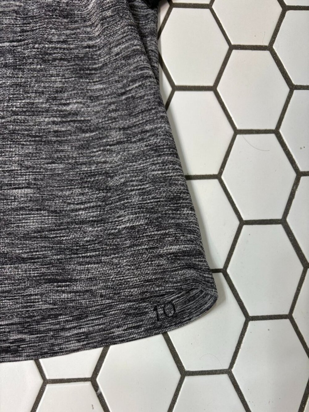 Lululemon Swiftly Tech Long Sleeve Crew Size 10 White Black Ombre Running Top - Picture 2 of 4